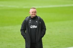 乐鱼体育-鲁尼：必须扣分罚款打击种族歧视，曾有球员遭歧视在我怀里哭泣