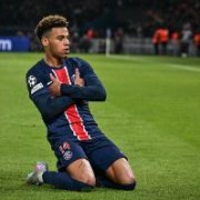 巴黎成为历史上首支在欧冠决赛中，开场20分钟后领先2球的球队